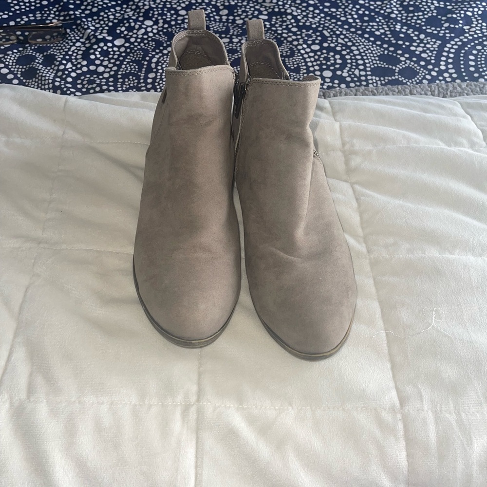 Dune’s Booties - image 1